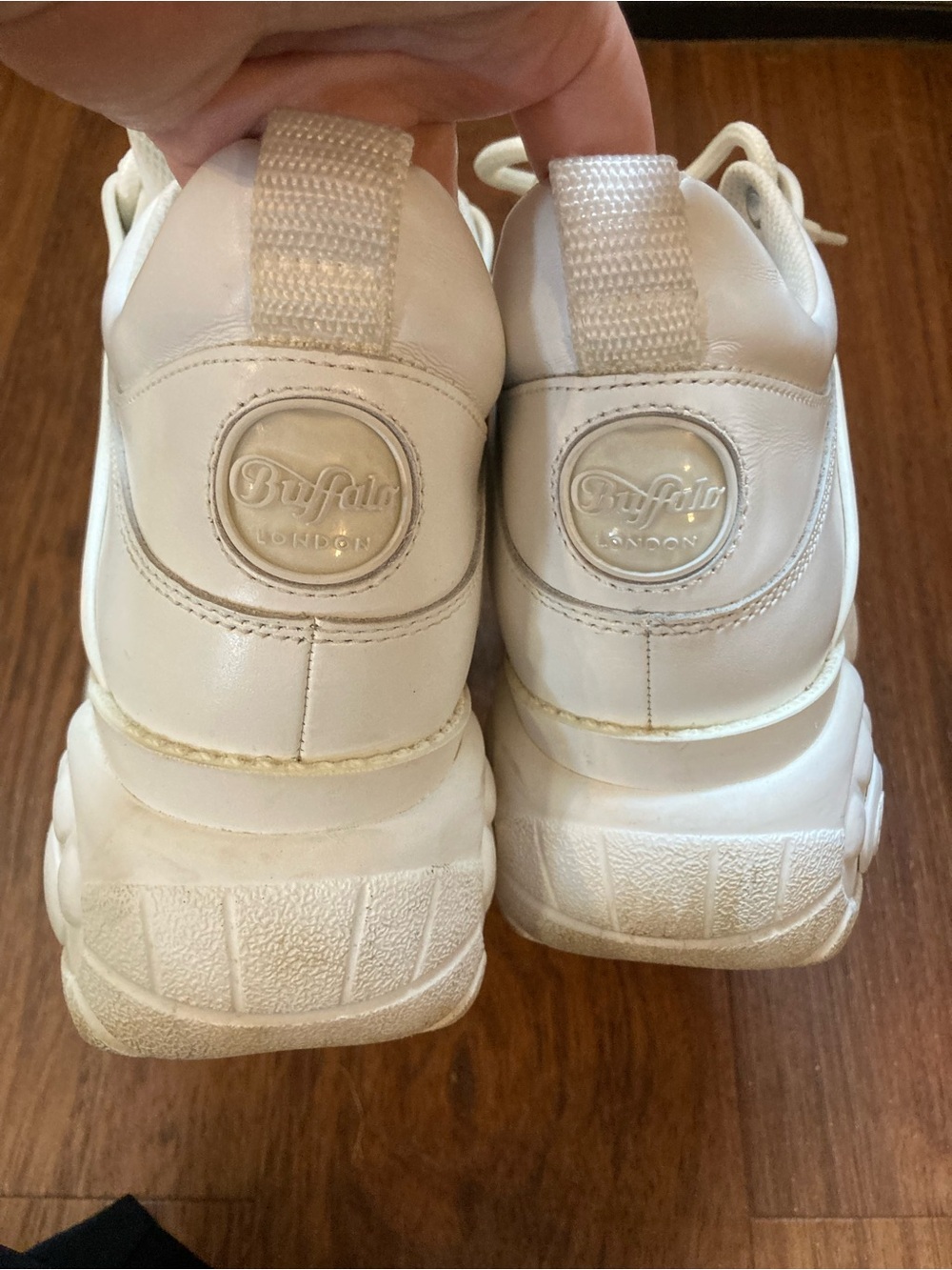 Buffalo London Classic Low Leather Chunky Sneakers - Picture 5 of 9